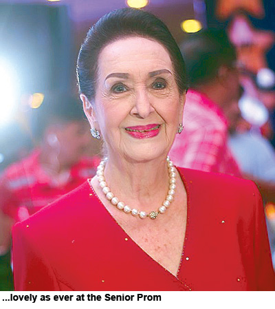 The ageless <b>Gloria Romero</b> - gloria-romero-2B