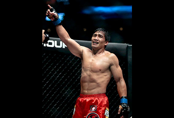 Folayang stops Aoki in big MMA upset | Sports, News, The ... - 600 x 410 jpeg 36kB