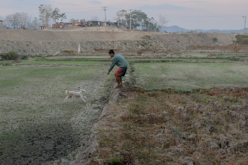 People who have lived for generations in a farming town resist being forgotten as a metropolis of the future grows around them 