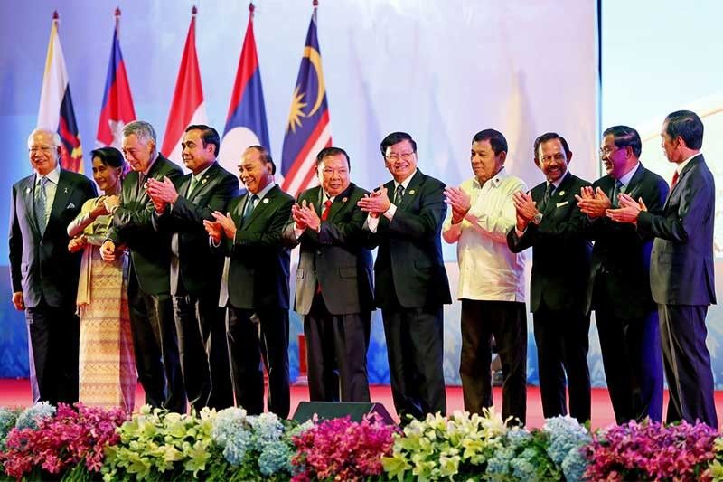 Singaporean envoy: ASEAN unable to resolve South China Sea row