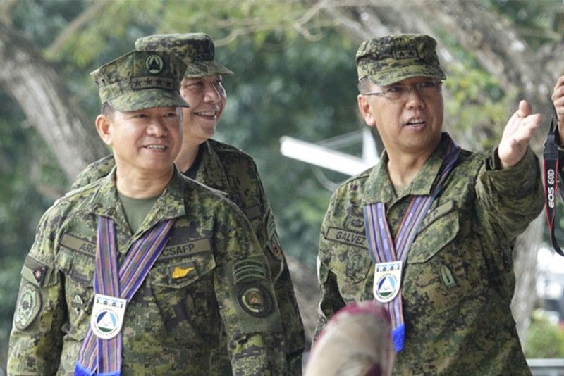Military chief to new commander: Defeat Abu Sayyaf in 6 months