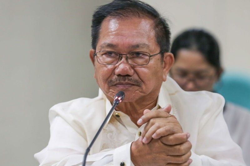 PiÃ±ol accepts challenge, eats bukbok rice