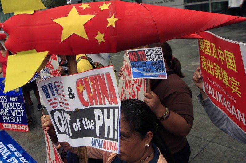 Duterte warns China not  to siphon  oil in West Philippine Sea