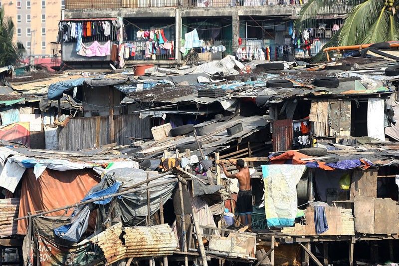 â��Half of Filipino households vulnerable to povertyâ��
