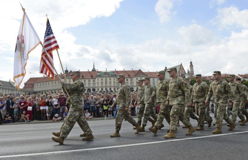 Poland marks Army Day with parade, call for US military base