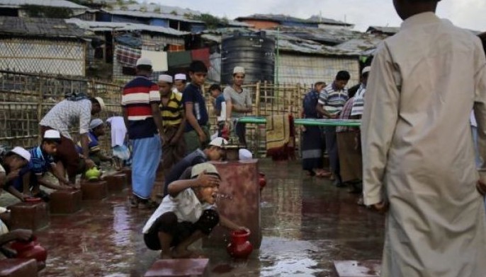 Rohingya refugees celebrate holiday amid memories of home