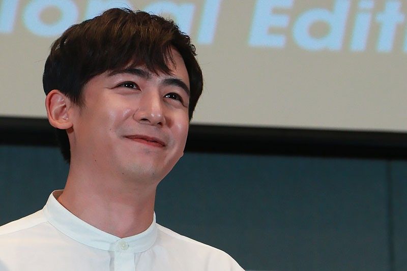 2PM's Nichkhun celebrates 30th bday after a fun tour in Philippines