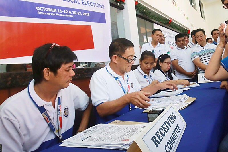 Comelec starts trimming down senatorial list