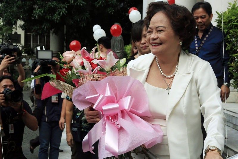 Chief Justice Teresita De Castro takes oath, vows independence