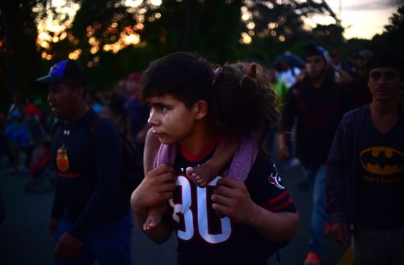 Honduran migrant 'caravan' resumes march from Mexico to US