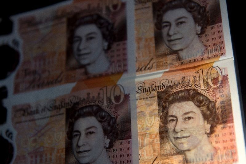 Bank of England warns pound would crash 25% in no-deal Brexit