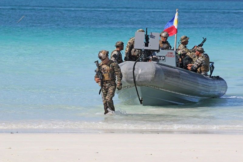 Boracay back in business; mayor suspended