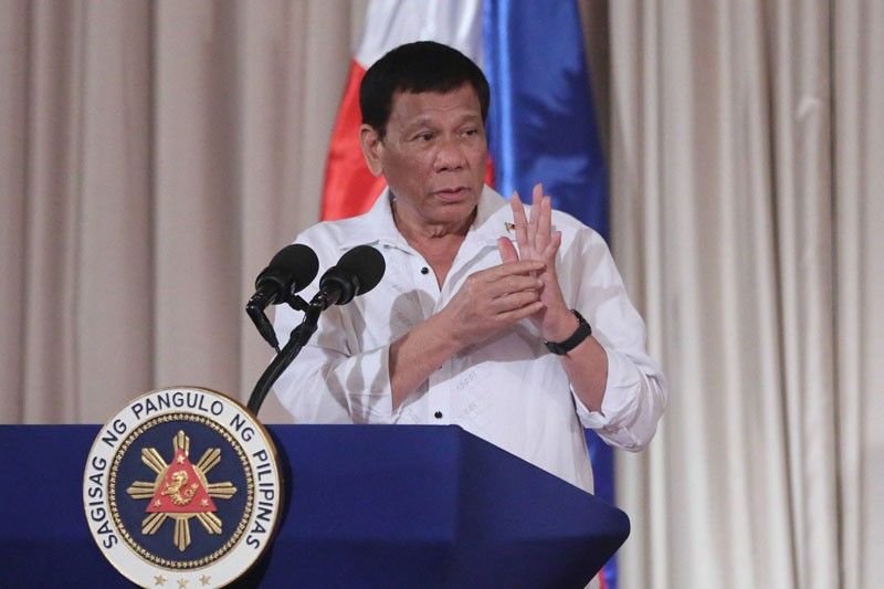 Duterte not  resigning  for now