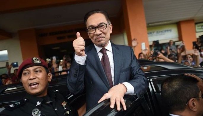 Anwar Ibrahim meets Bongbong Marcos: 'Money must be returned'