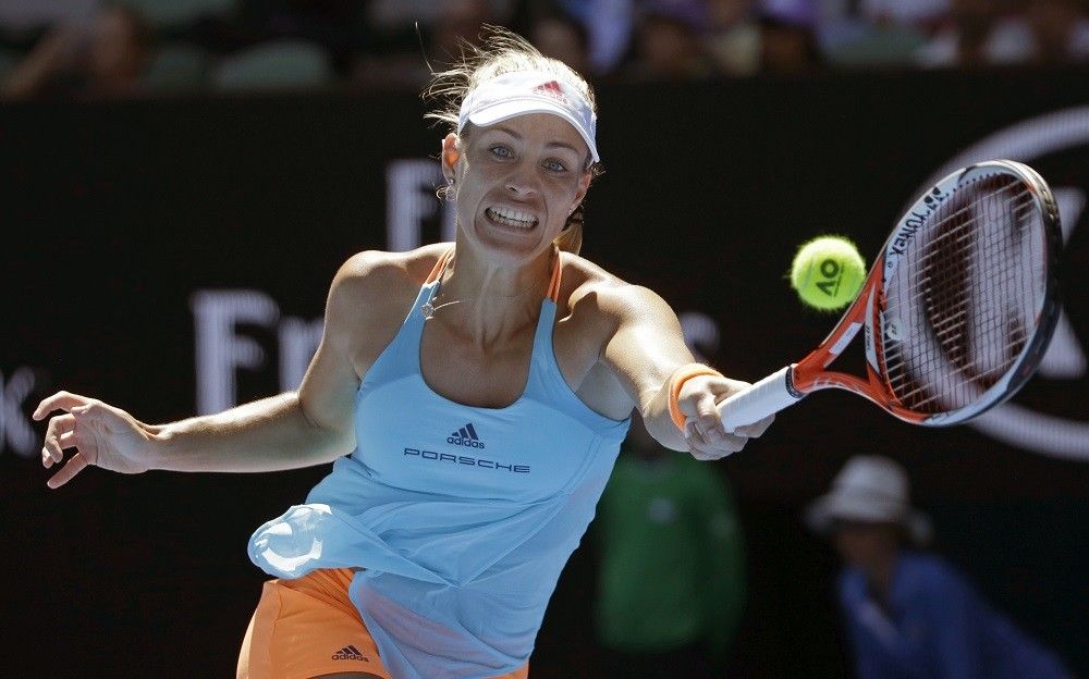 Defending champ Kerber advances to 4th round vs Vandeweghe