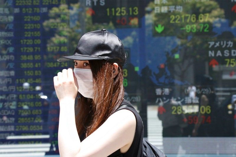 Asian shares higher as trade conflict uncertainty persists