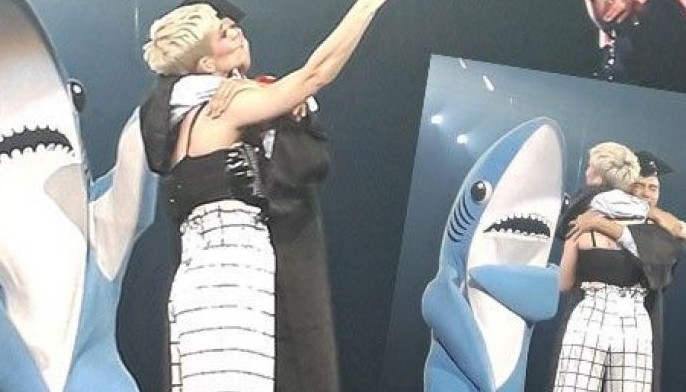 WATCH: Katy Perry surprises graduating Filipino fan