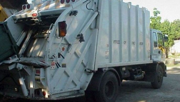 Toledo nagkinahanglan og garbage truck