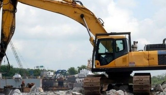 Heavy equipments gipangandoy sa Provincial Engineer