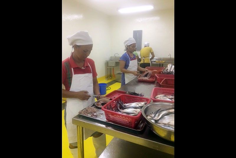 Dagupan makes strides in bangus deboning