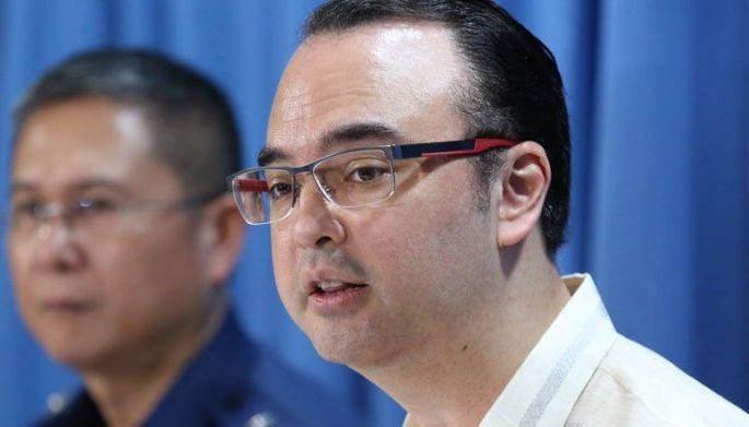 Cayetano &lsquo;wag mag-resign!