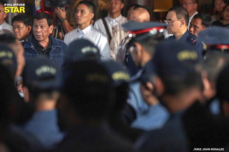 100 scalawag cops pinagmumura ni Digong