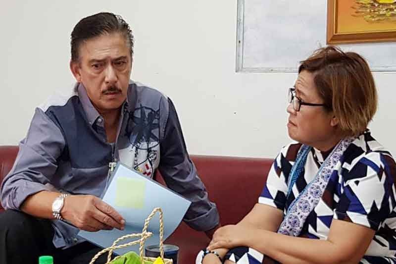 Sotto bumisita kay de Lima