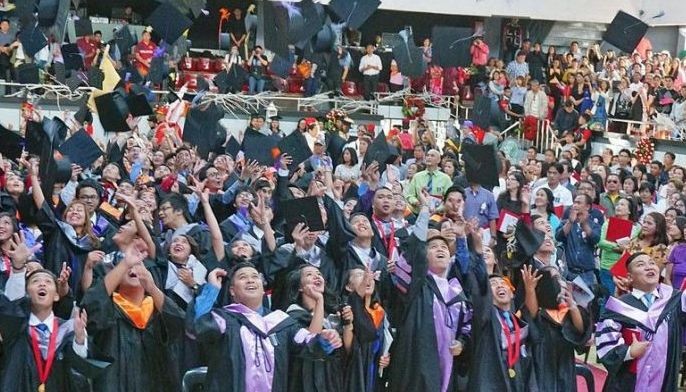 Graduation gawing simple &ndash; DepEd