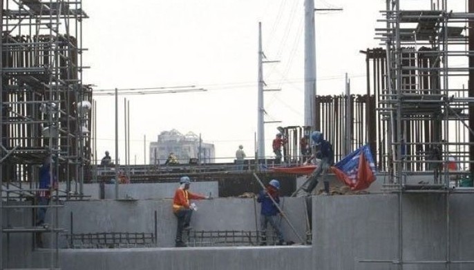 Digong nababagalan sa &lsquo;Build, Build, Build&rsquo;
