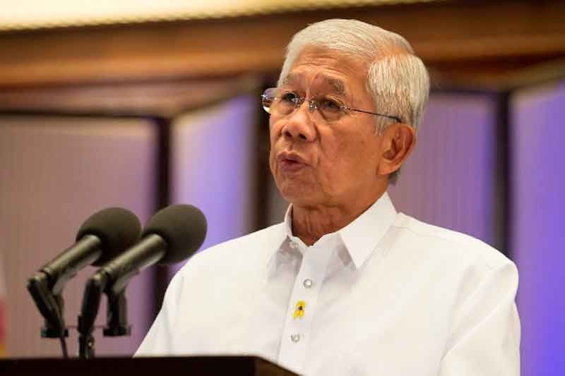Gazmin sabit sa âusurpation of authorityâ â Duterte