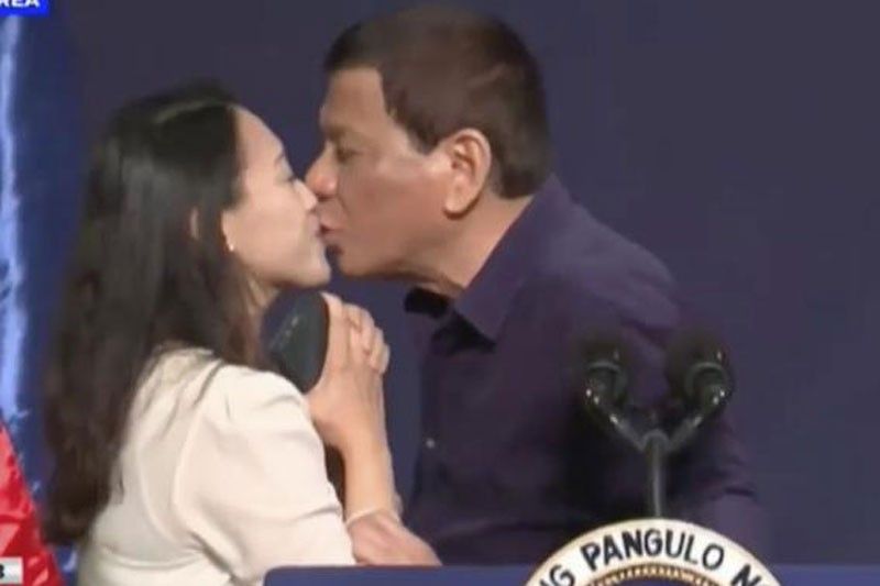 Duterte kiss walang malisya
