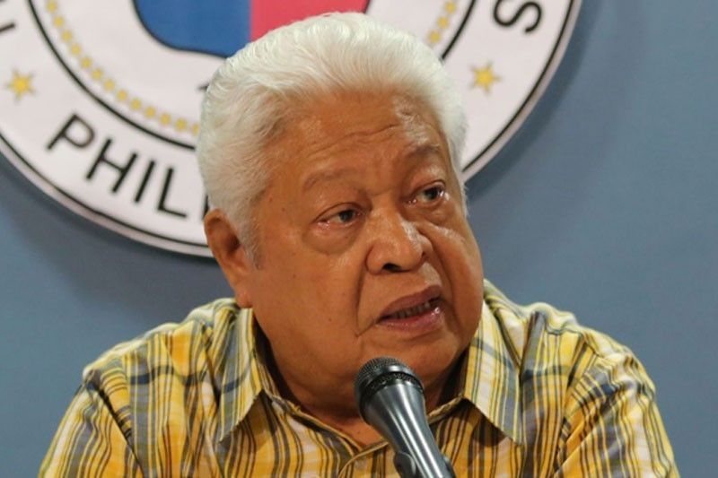 Lagman schools Roque on forgetting law since becoming Duterte's 'apologist'