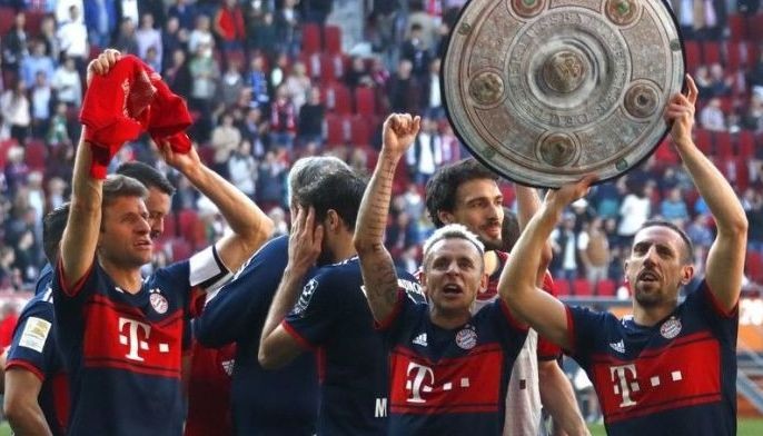 Bayern wins record-extending 6th straight Bundesliga title