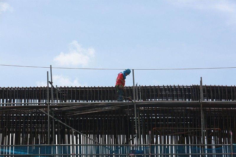 Duterte: Labor gap delaying â��Build, Build, Buildâ��