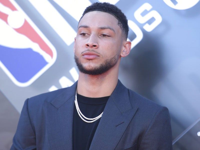 Simmons edges Mitchell for NBA Rookie of the Year award