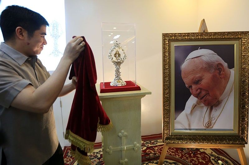 WATCH: Manila Cathedral unveils St. Pope John Paul II's blood relic