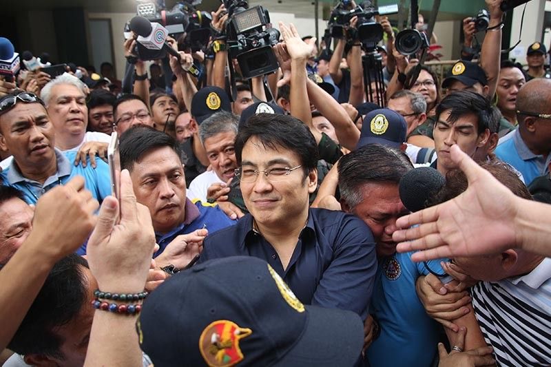 Palace â��bows downâ�� to anti-graft court acquittal of Revilla