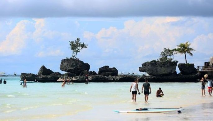 ECC suspension of compliant  Boracay firms lifted