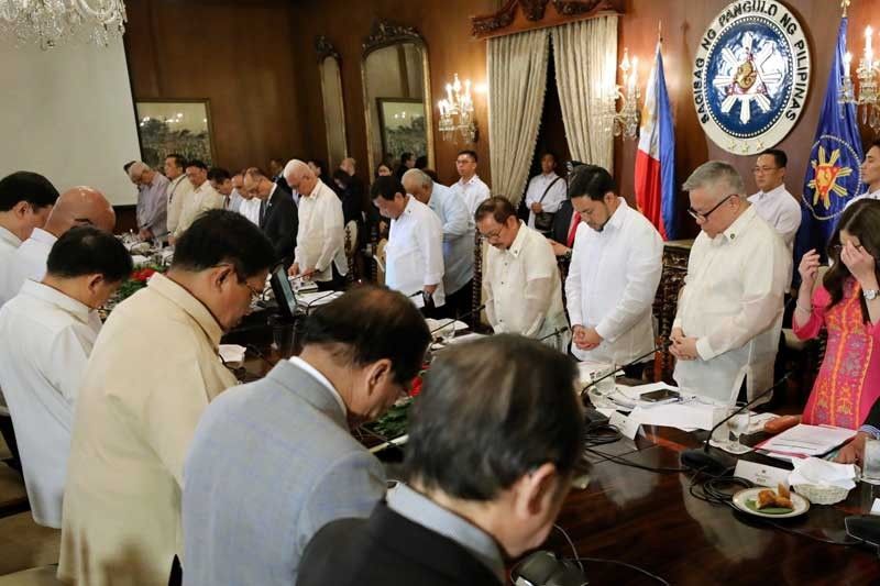Budget swings to P2.6-B deficit in August