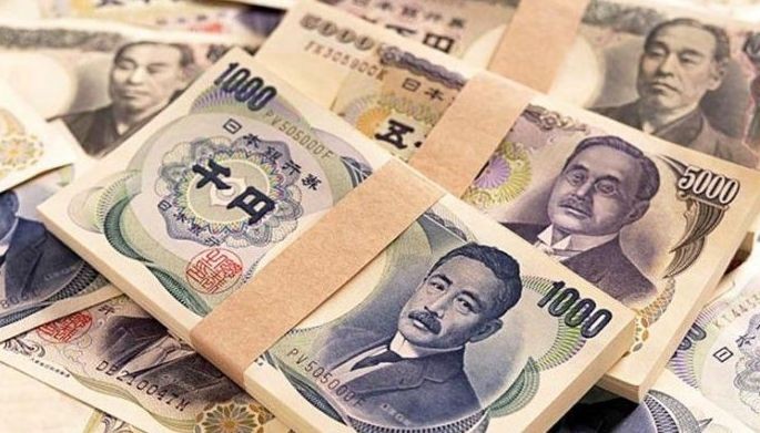 Bond sale lifts forex  reserves in August