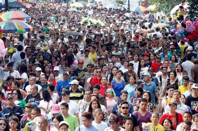 52.8 million Filipinos have no bank account â�� BSP survey