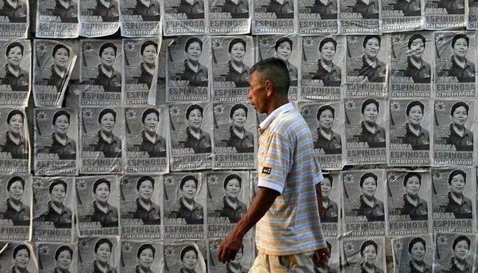 Campaign posters ipatangtang sa kandidato