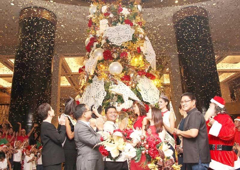 Diamond Hotel lights up magical, dreamy Christmas tree