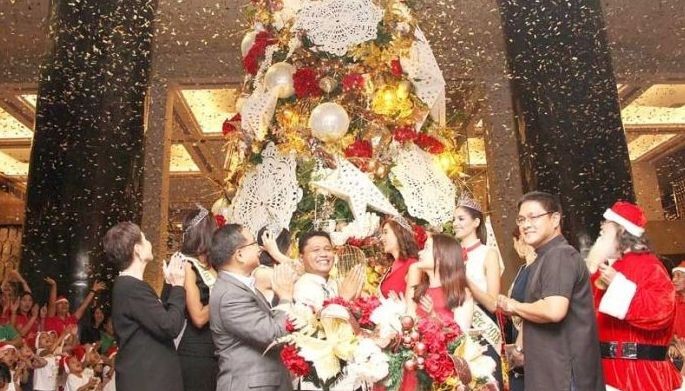 Diamond Hotel lights up magical, dreamy Christmas tree