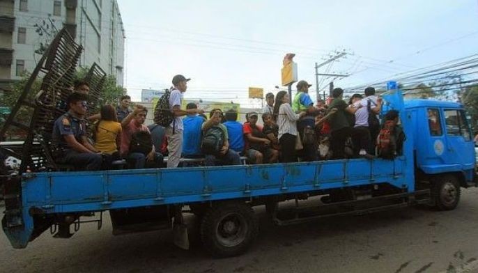Government offers free rides during transport strike
