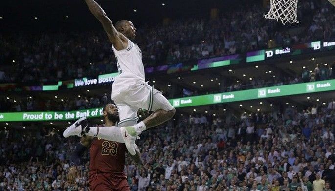 Celtics ibinaon ang Cavaliers