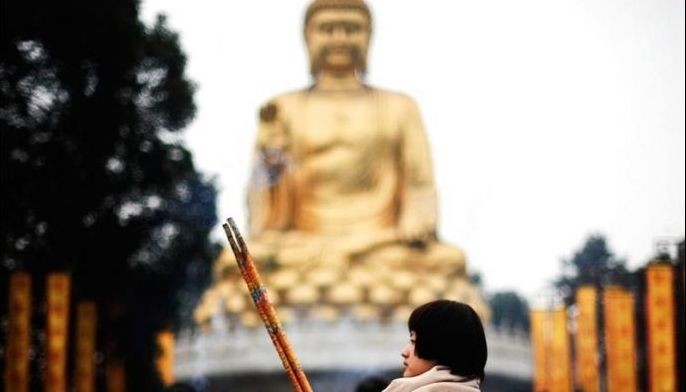 China orders crackdown on large outdoor religious statues