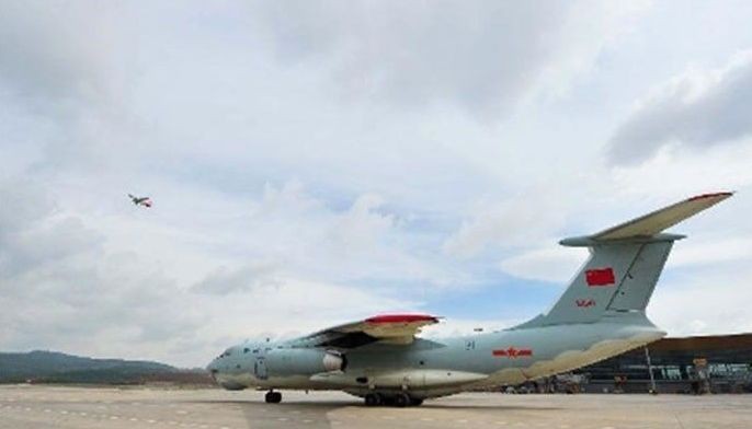 Palace: Chinese military plane only in Davao City to refuel
