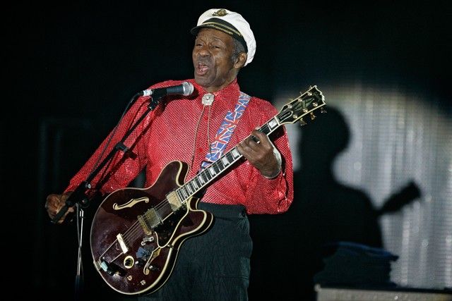 Rock 'n' roll legend Chuck Berry dies at 90