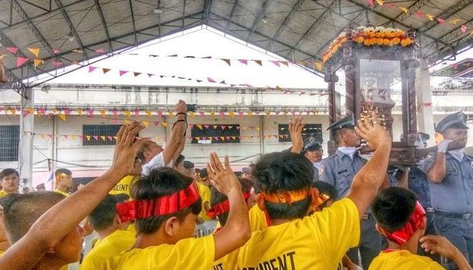 Mga piniriso emosyonal sa pagbisita sa Sto. Ni&ntilde;o